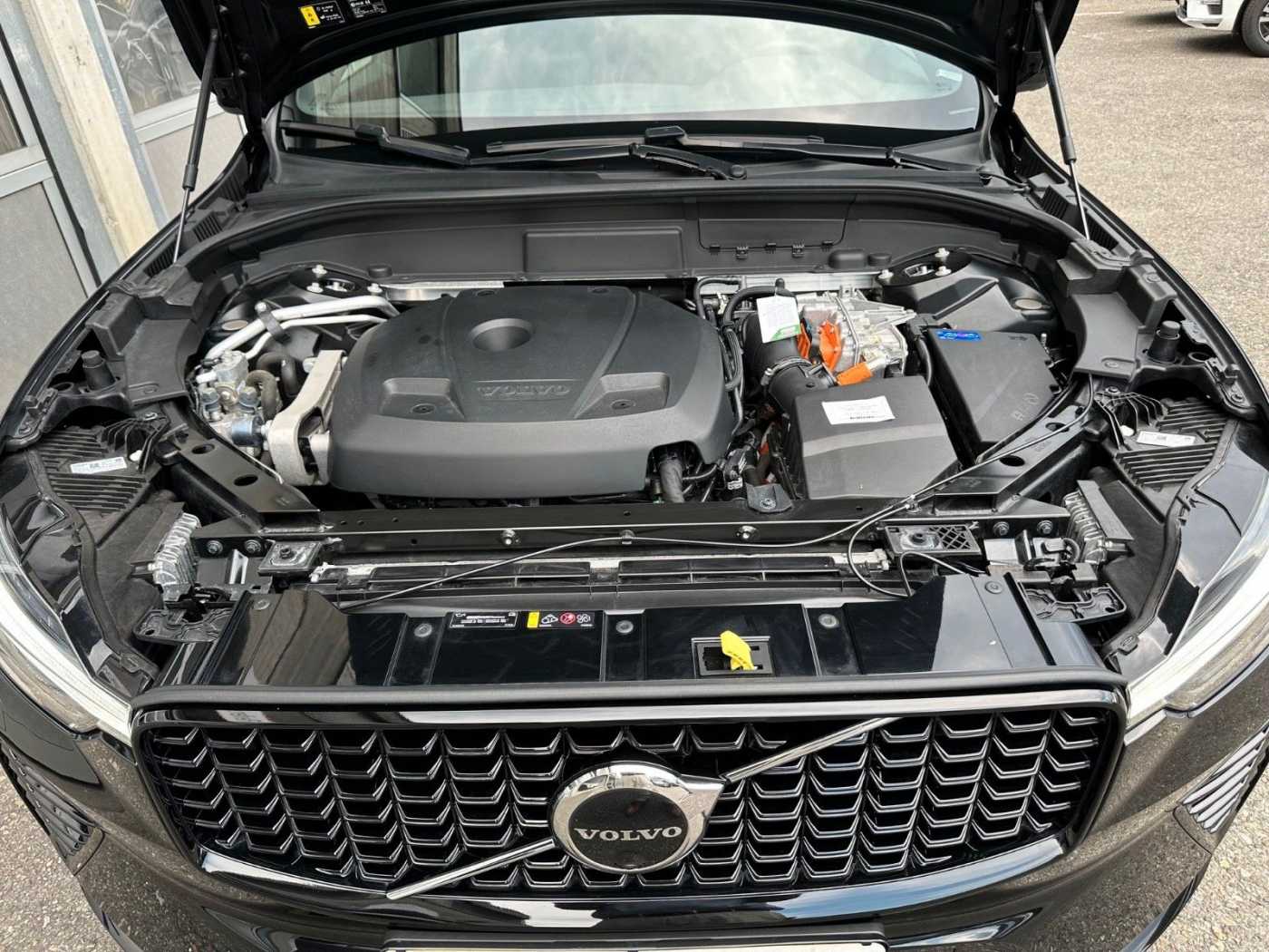 Volvo  T8 R-Design Recharge AWD mit Akku 18,8 kWh