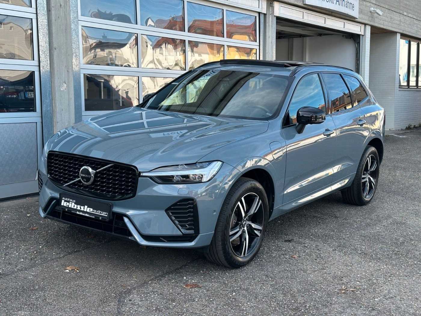 Volvo  T6 R-Design Recharge Plug-In Hybrid AWD