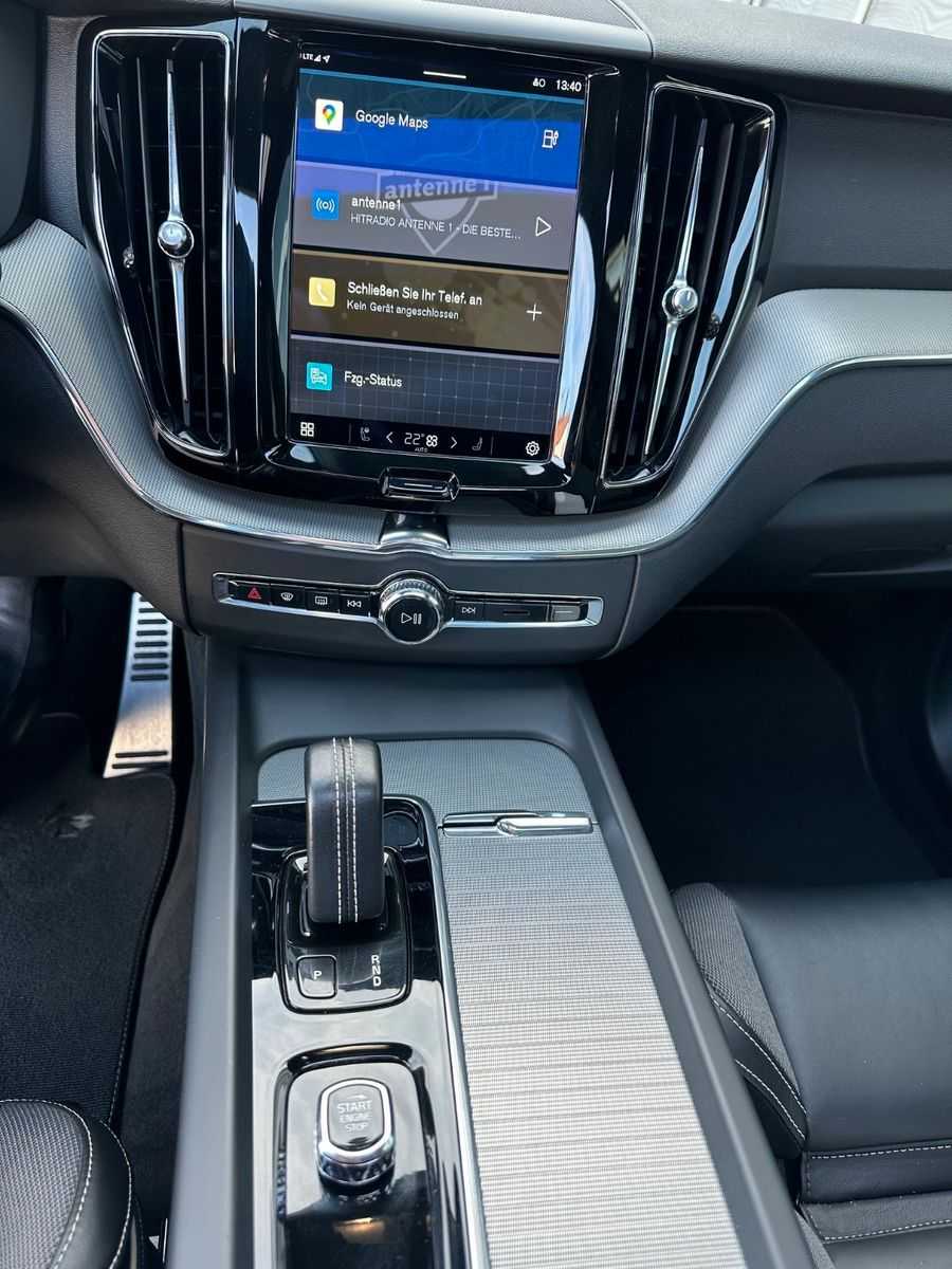Volvo  T6 R-Design Recharge Plug-In Hybrid AWD