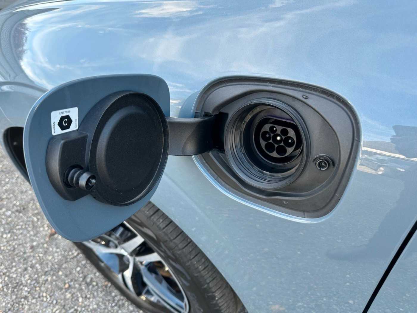 Volvo  T6 R-Design Recharge Plug-In Hybrid AWD
