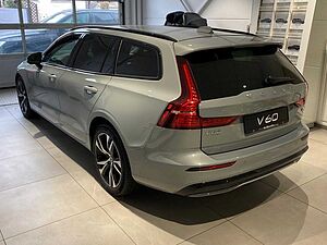 Volvo  B4 Plus Dark -Assist. -Paket-