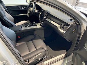 Volvo  B4 Plus Dark -Assist. -Paket-