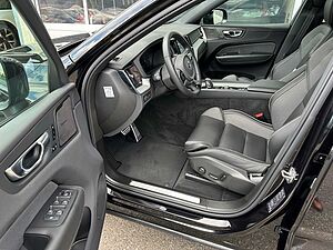 Volvo  T8 R-Design Recharge AWD mit Akku 18,8 kWh