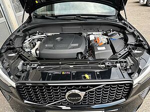 Volvo  T8 R-Design Recharge AWD mit Akku 18,8 kWh