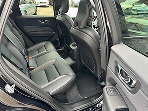 Volvo  T8 R-Design Recharge AWD mit Akku 18,8 kWh