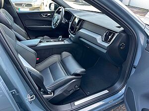 Volvo  T6 R-Design Recharge Plug-In Hybrid AWD