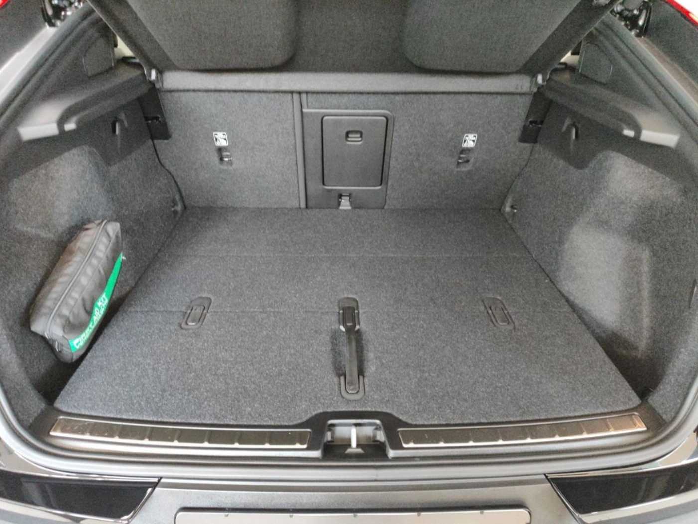 Volvo  Single Motor Extended Range Plus Black Editi