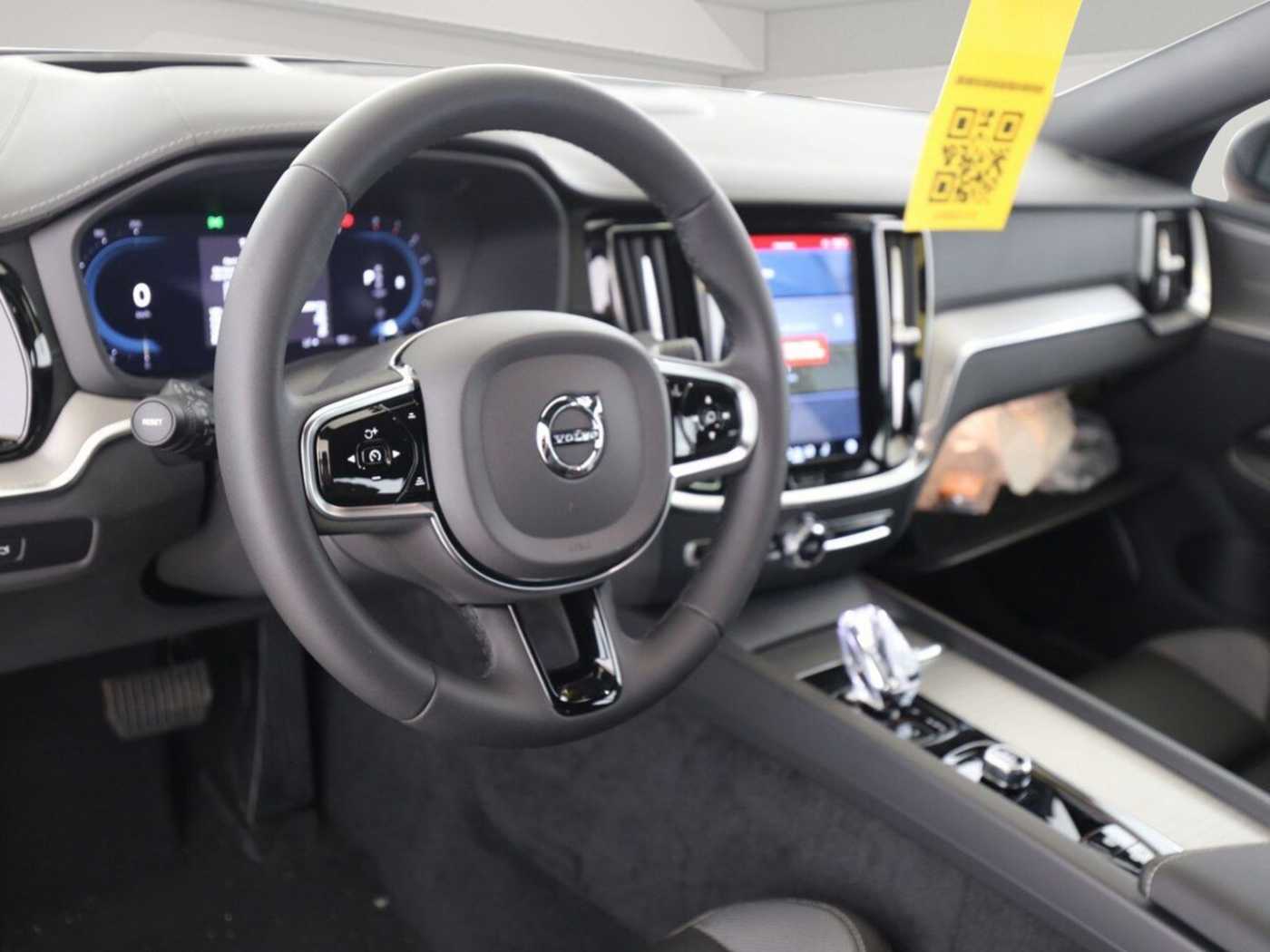 Volvo  Ultimate Dark AWD B5 EU6d HUD StandHZG AHK L