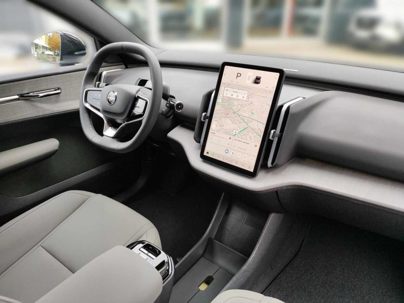 Volvo  Single Motor Extended Range Plus ***Pine***