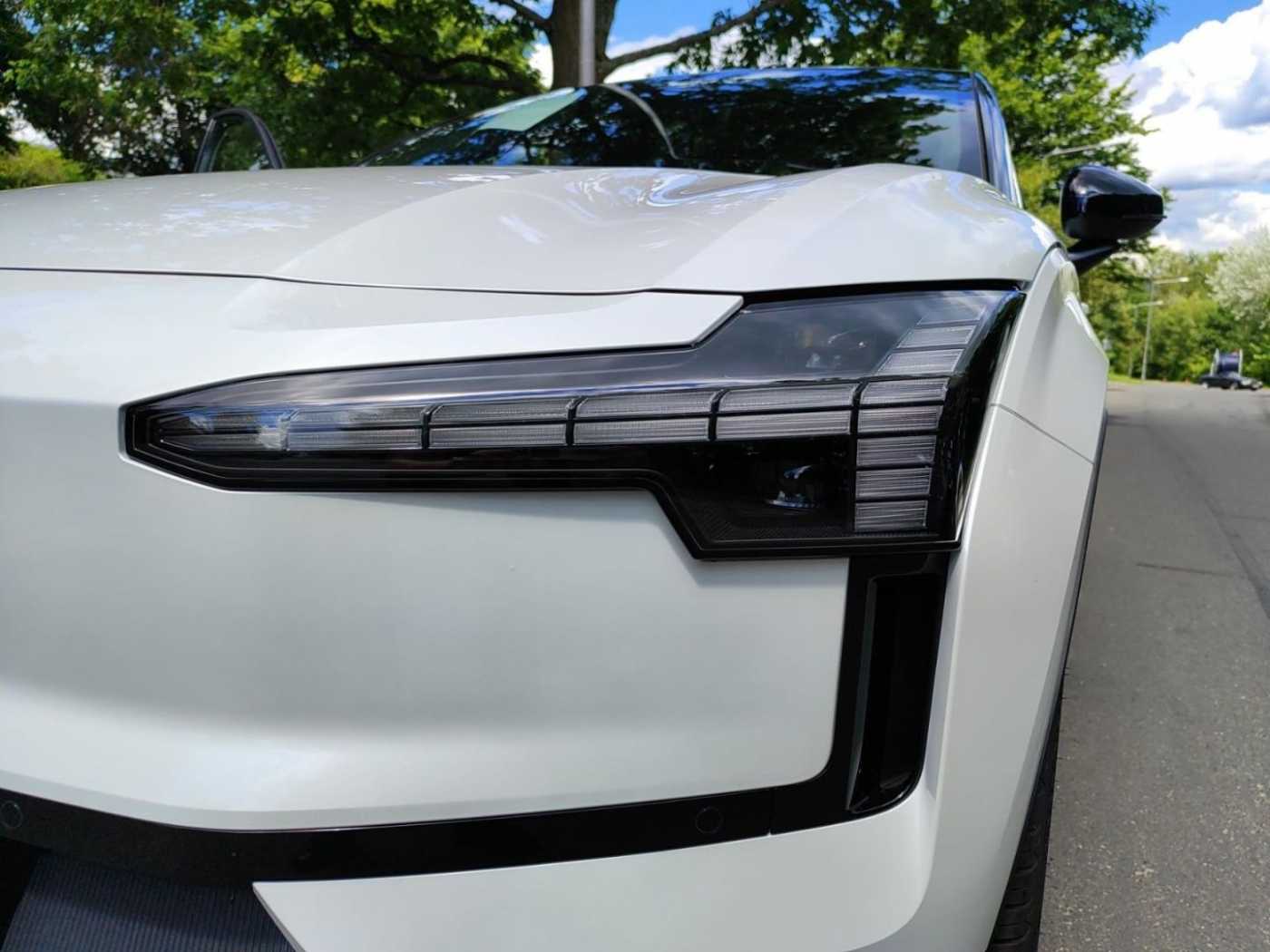 Volvo  Single Motor Extended Range Plus ***Pine***