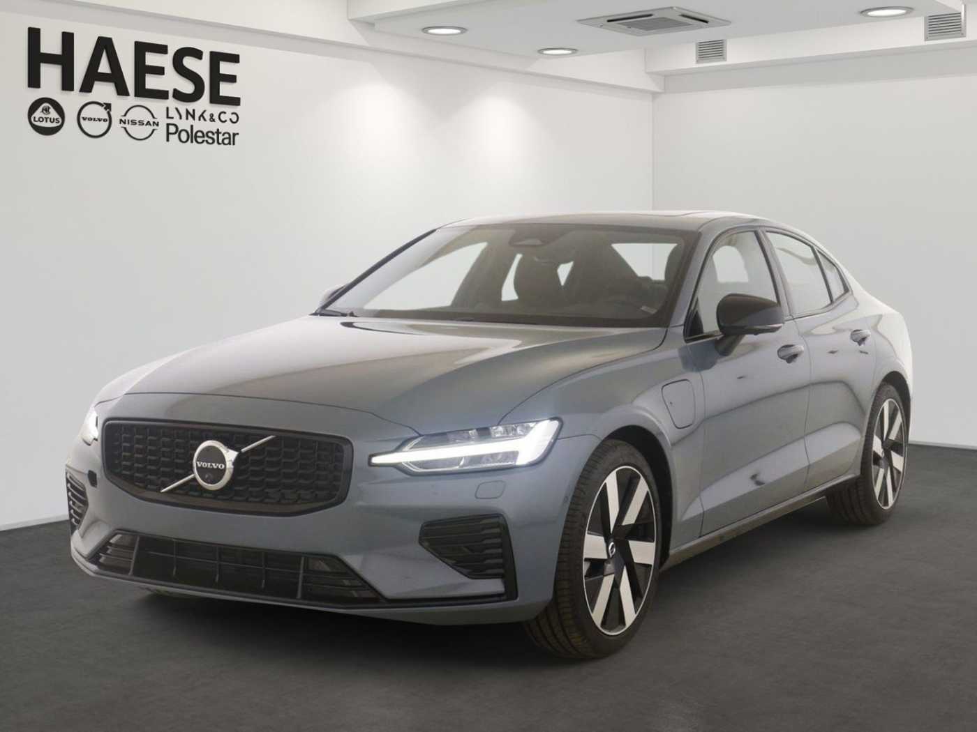 Volvo  T8 Ultimate Dark Recharge Plug-In Hybrid AWD