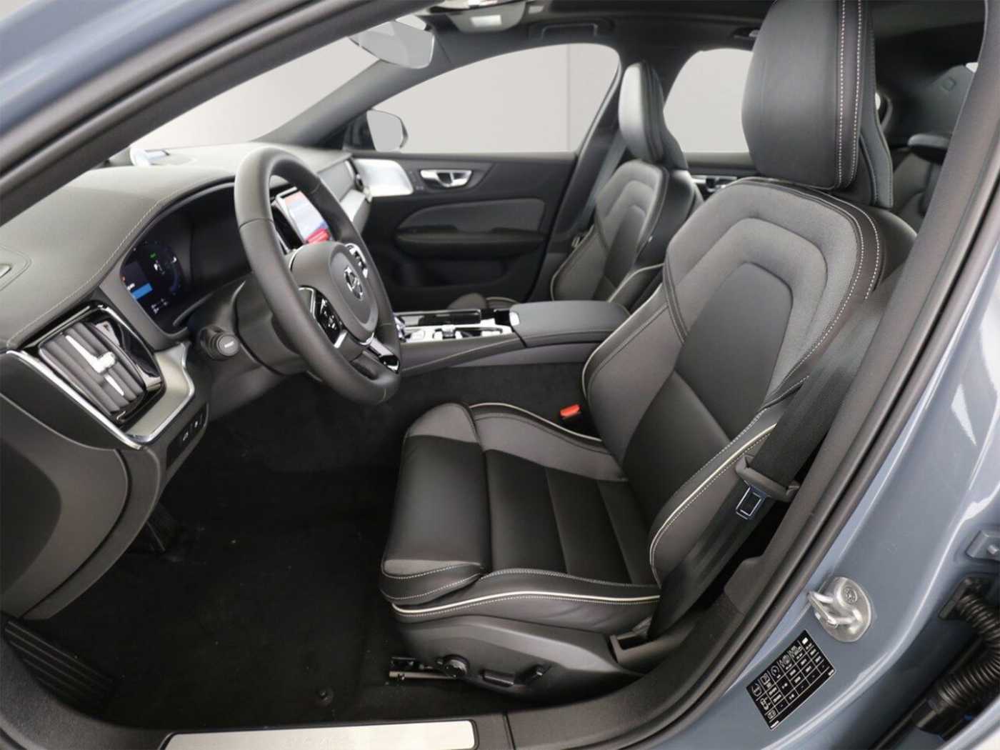 Volvo  T8 Ultimate Dark Recharge Plug-In Hybrid AWD