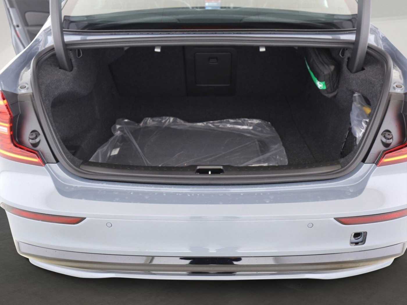 Volvo  T8 Ultimate Dark Recharge Plug-In Hybrid AWD