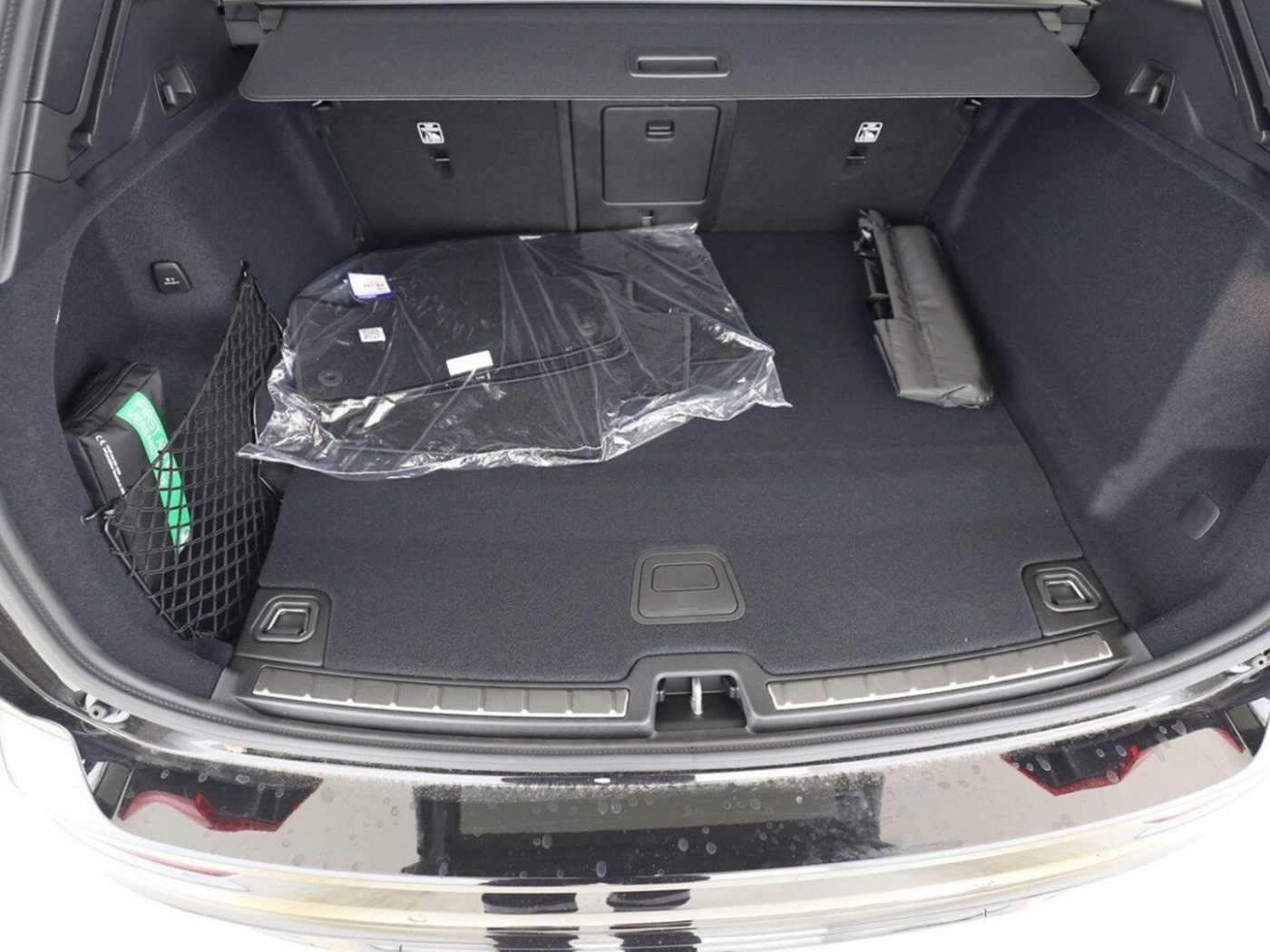 Volvo  T8 Ultra Black Edition Recharge Plug-In Hyb