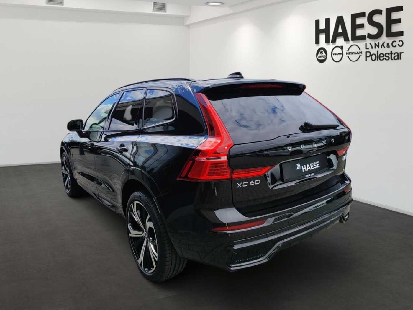 Volvo  T8 Ultra Dark Recharge Plug-In Hybrid AWD E