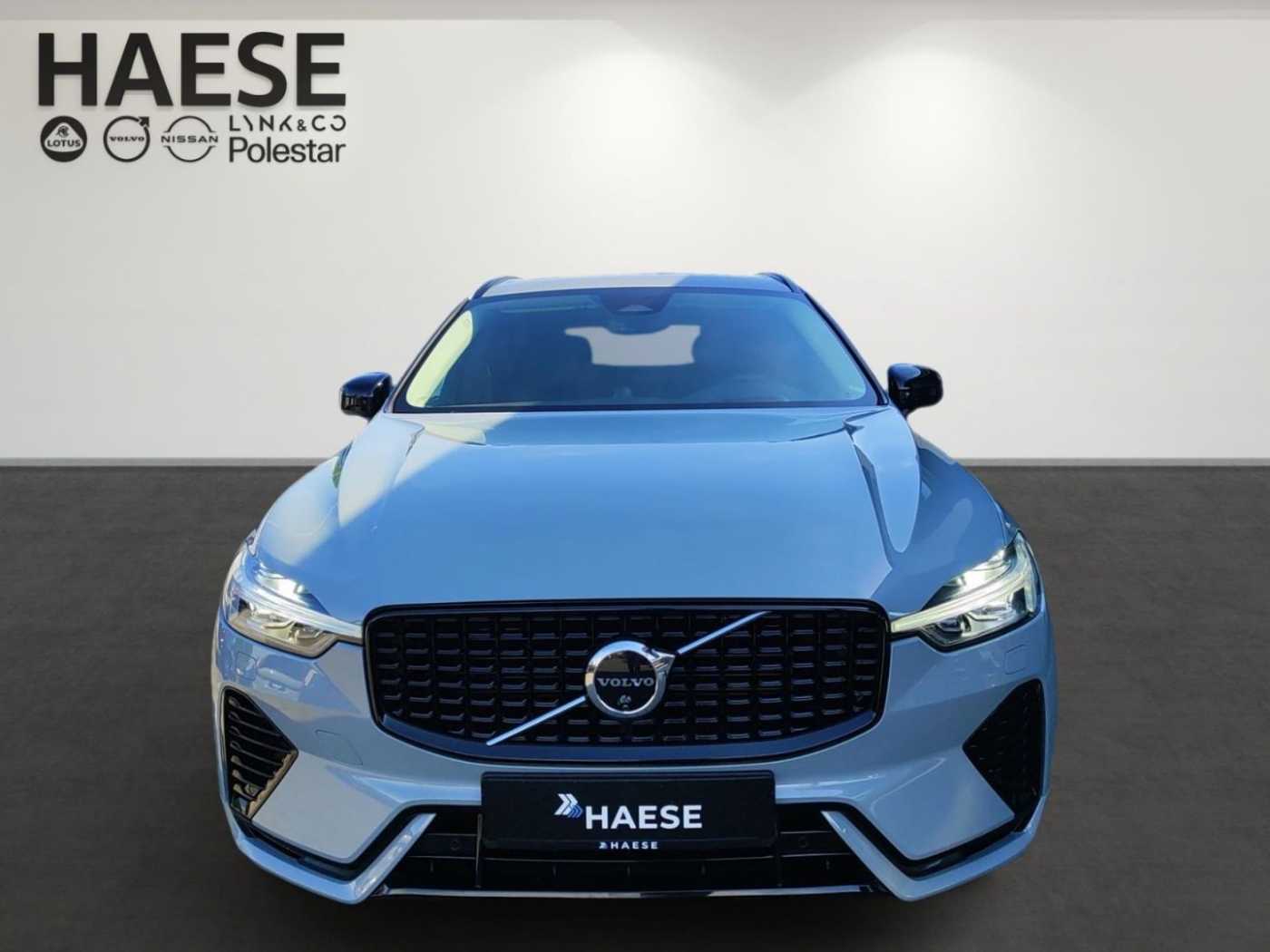 Volvo  T8 Ultra Dark Recharge Plug-In Hybrid AWD E