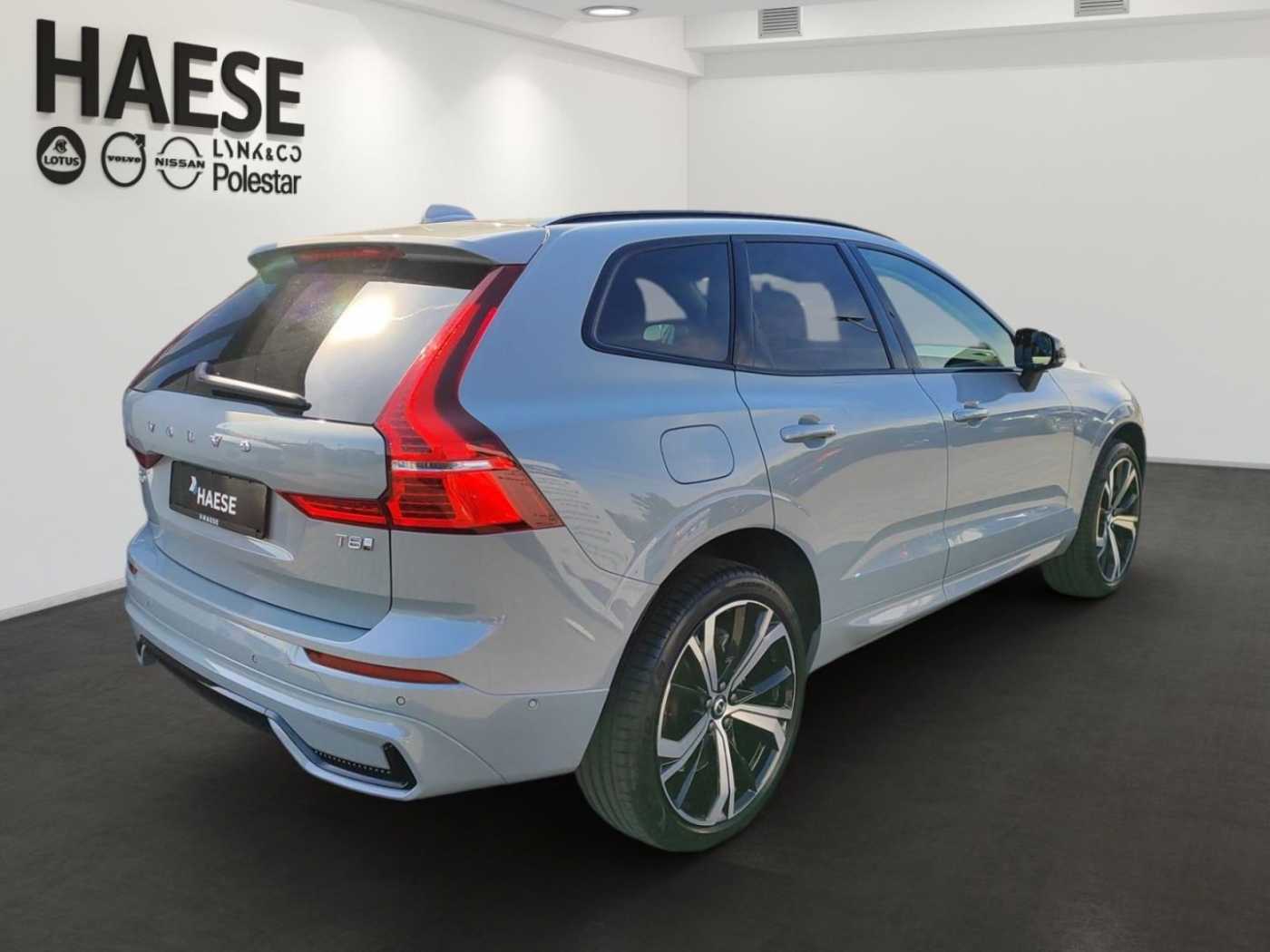 Volvo  T8 Ultra Dark Recharge Plug-In Hybrid AWD E