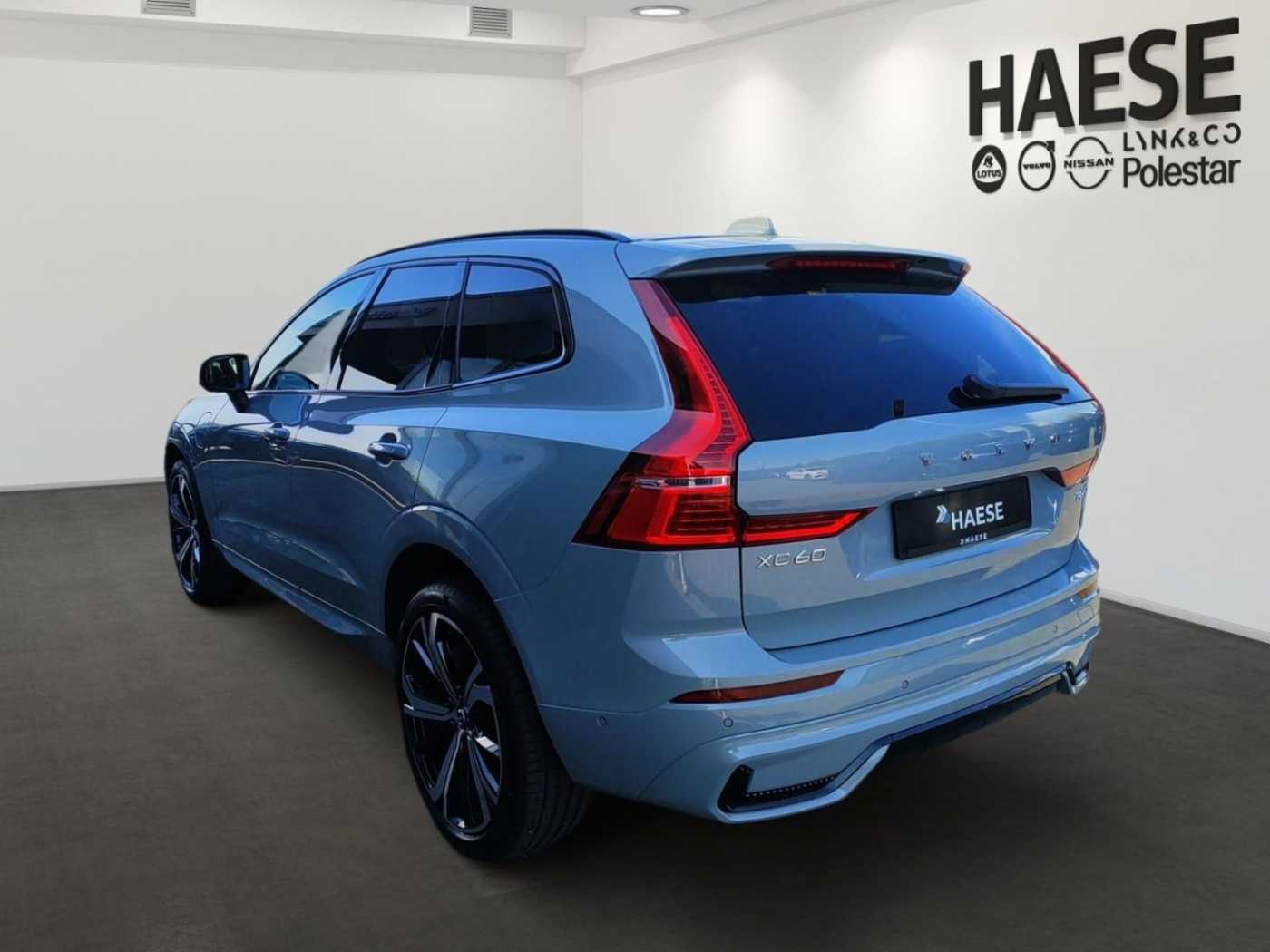 Volvo  T8 Ultra Dark Recharge Plug-In Hybrid AWD E