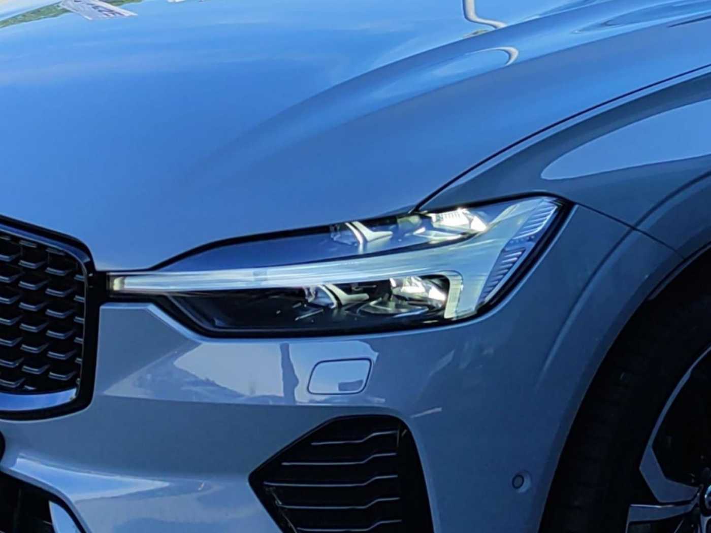 Volvo  T8 Ultra Dark Recharge Plug-In Hybrid AWD E