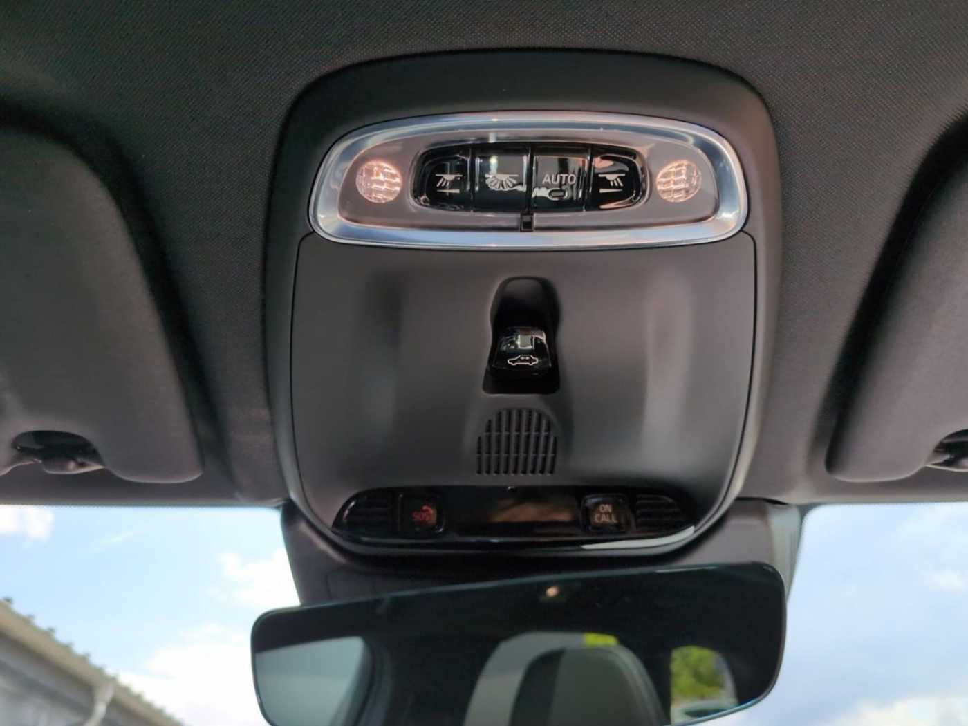 Volvo  B4 EU6d R Design AWD HUD StandHZG El. Panod