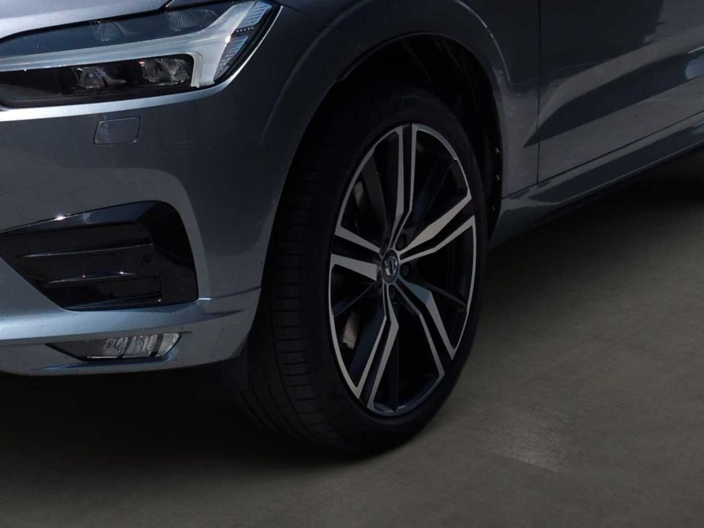 Volvo  B4 EU6d R Design AWD HUD StandHZG El. Panod