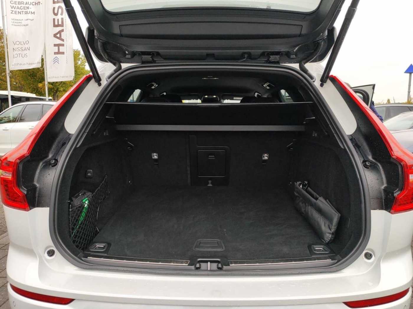 Volvo  B5 Diesel EU6d R Design AWD HUD Navi Leder