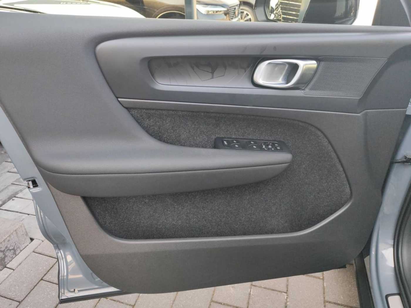 Volvo  Twin Core Recharge Pure Electric AWD StandHZ