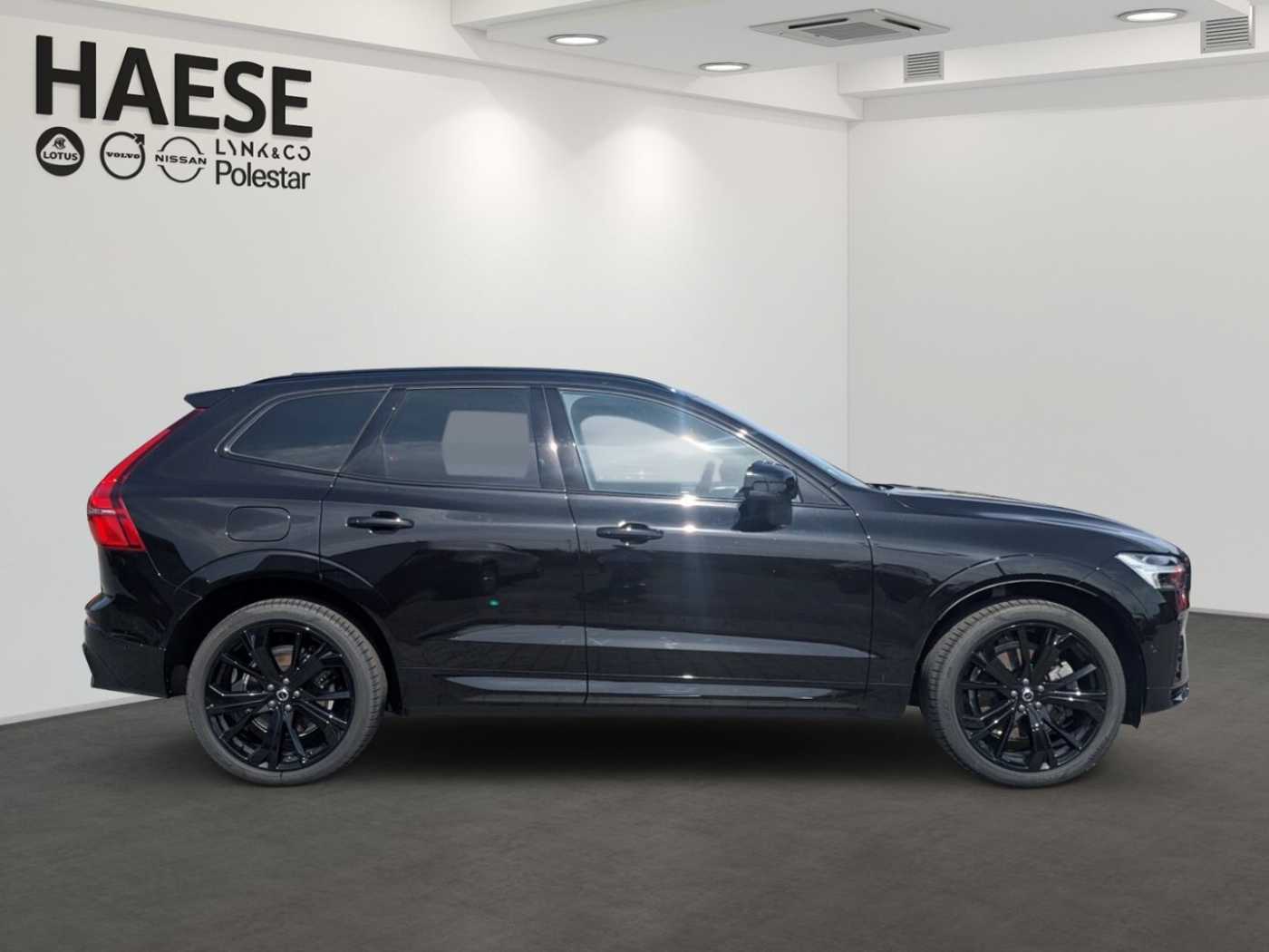 Volvo  T6 Ultra Black Edition Recharge Plug-In Hyb