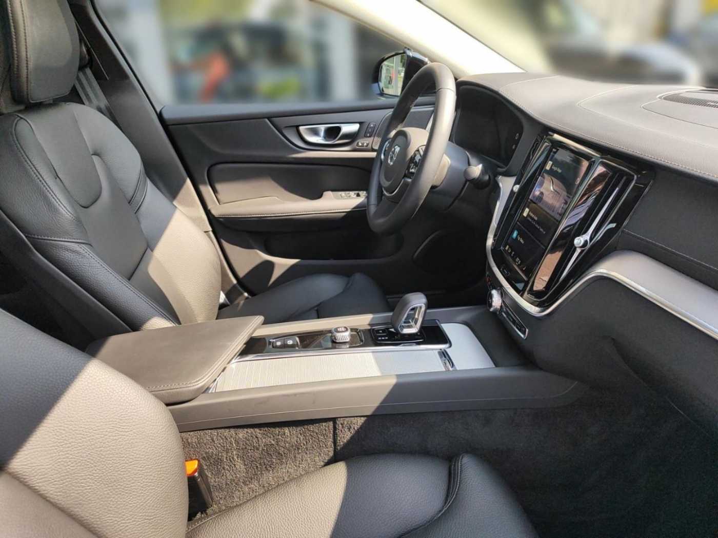 Volvo  Ultimate Dark AWD B5 Benzin EU6d HUD StandHZ