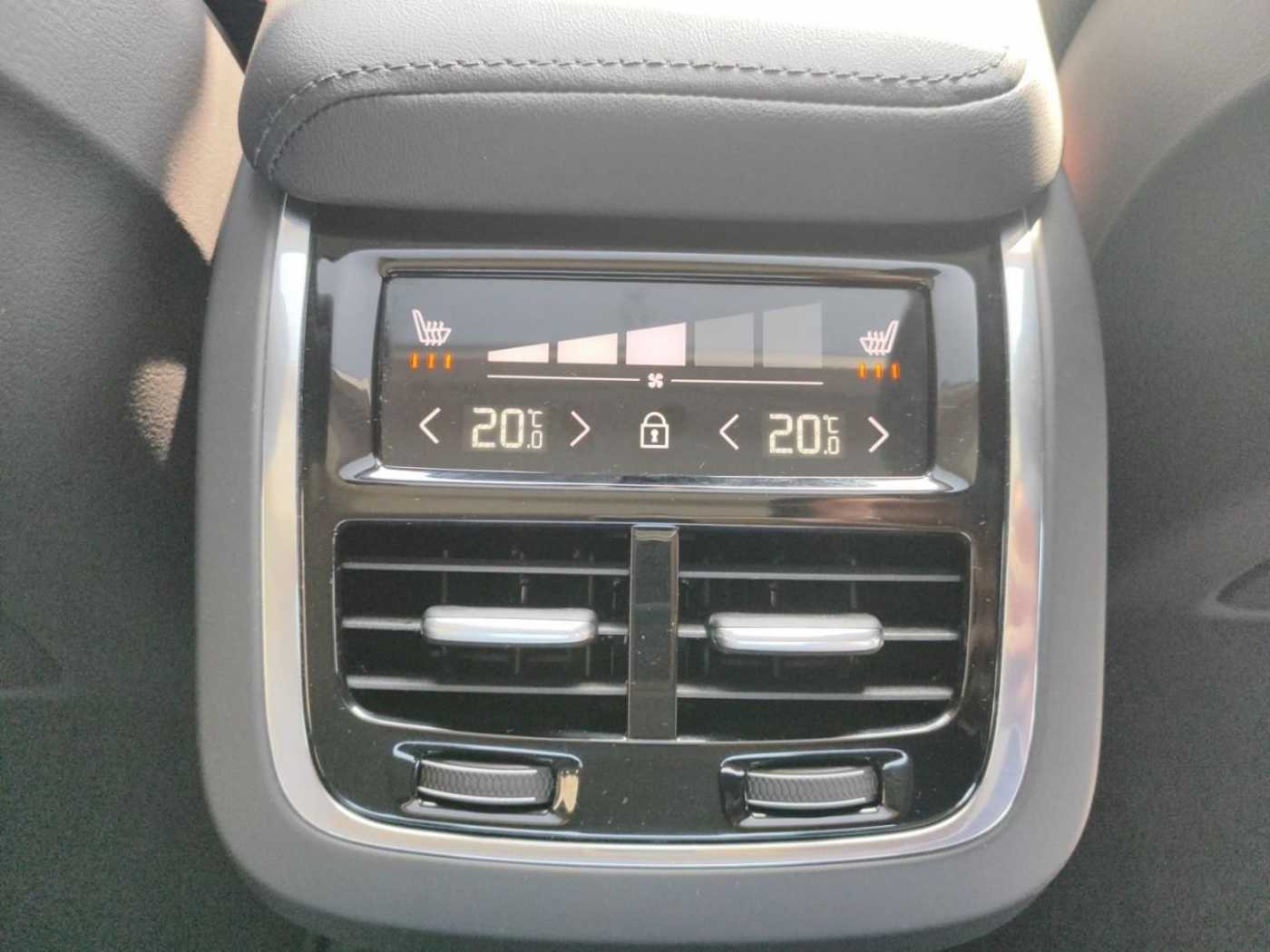Volvo  Ultimate Dark AWD B5 Benzin EU6d HUD StandHZ