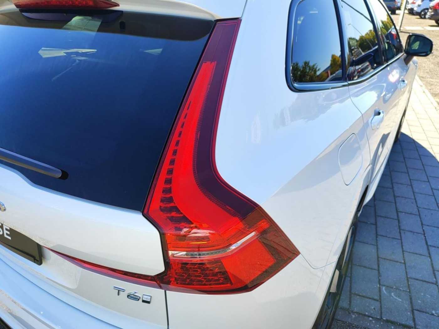 Volvo  Plus Dark Plug-In Hybrid AWD T6 Twin Engine