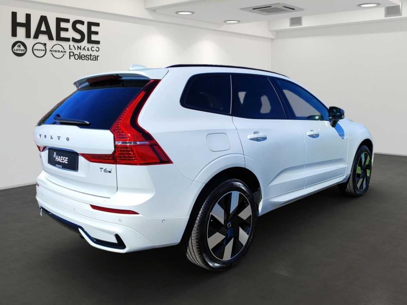 Volvo  Plus Dark Plug-In Hybrid AWD T6 Twin Engine