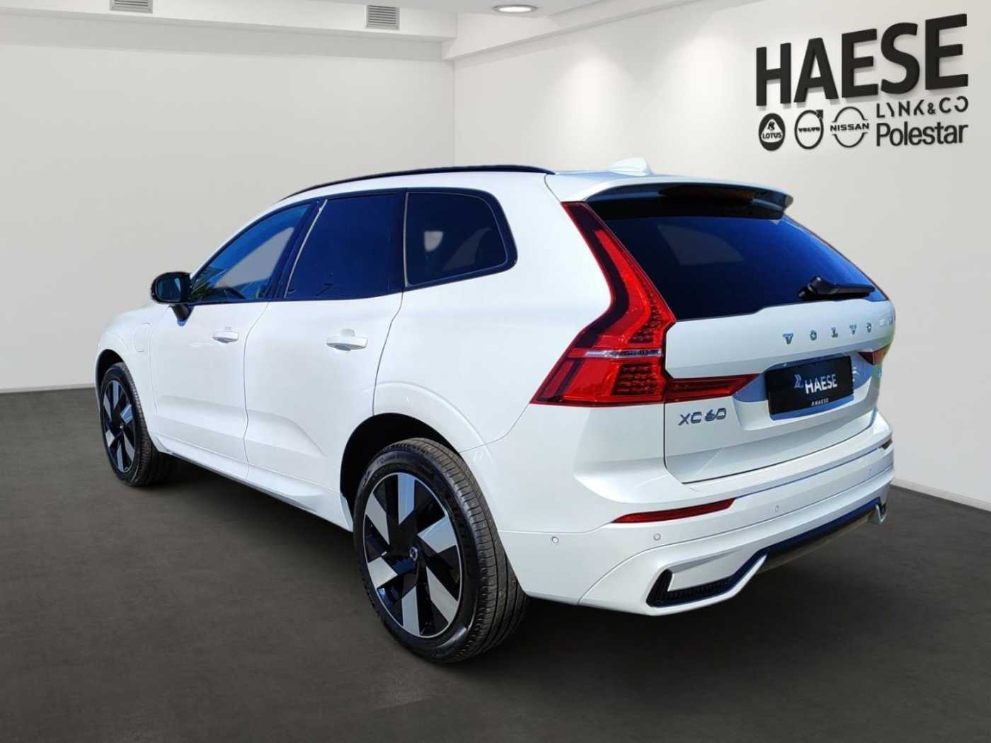 Volvo  Plus Dark Plug-In Hybrid AWD T6 Twin Engine