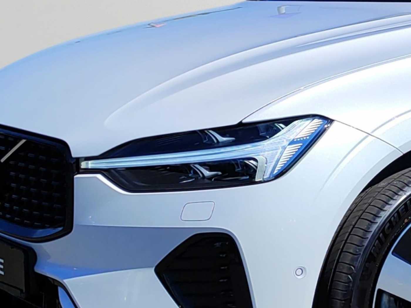 Volvo  Plus Dark Plug-In Hybrid AWD T6 Twin Engine