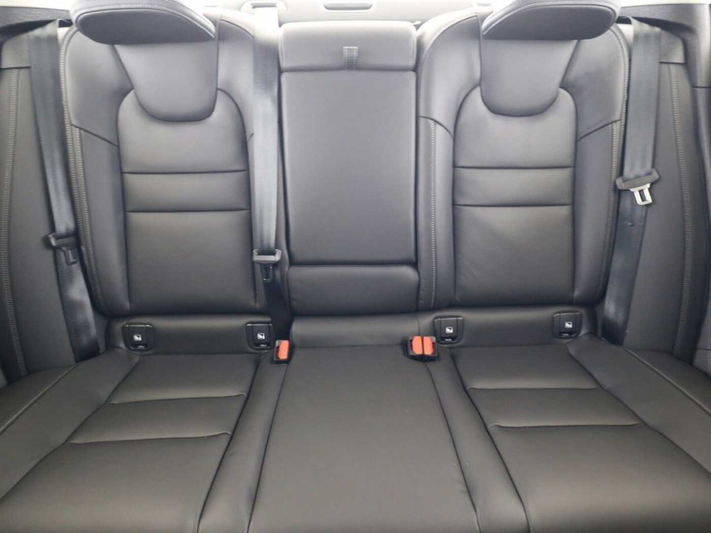 Volvo  Ultimate Dark Plug-In Hybrid AWD T8 Twin Eng