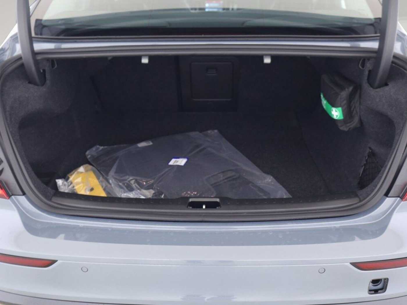 Volvo  Ultimate Dark Plug-In Hybrid AWD T8 Twin Eng