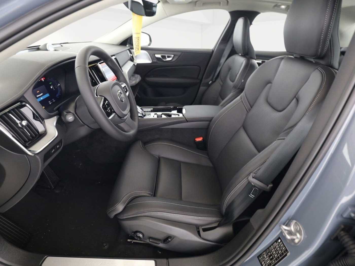 Volvo  Ultimate Dark Plug-In Hybrid AWD T8 Twin Eng