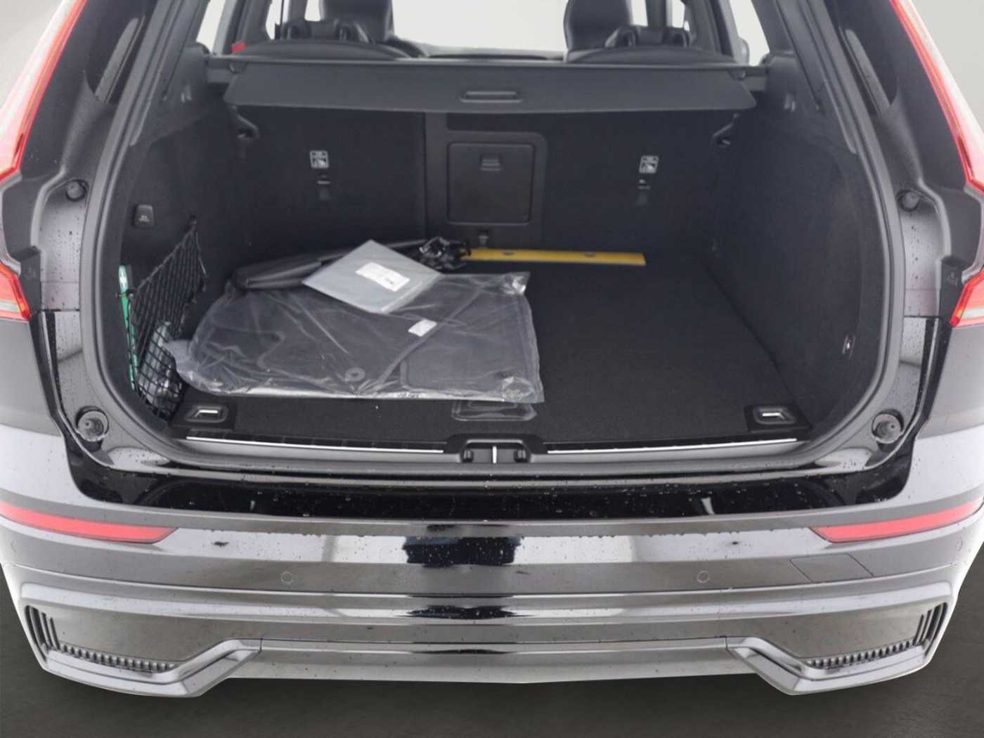 Volvo  T6 Plus Black Edition Recharge Plug-In Hybr