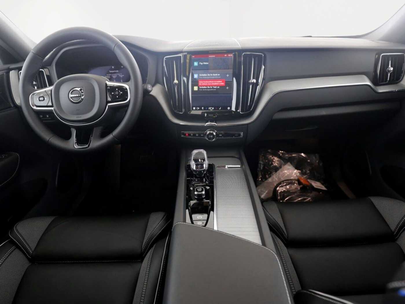 Volvo  T6 Plus Black Edition Recharge Plug-In Hybr