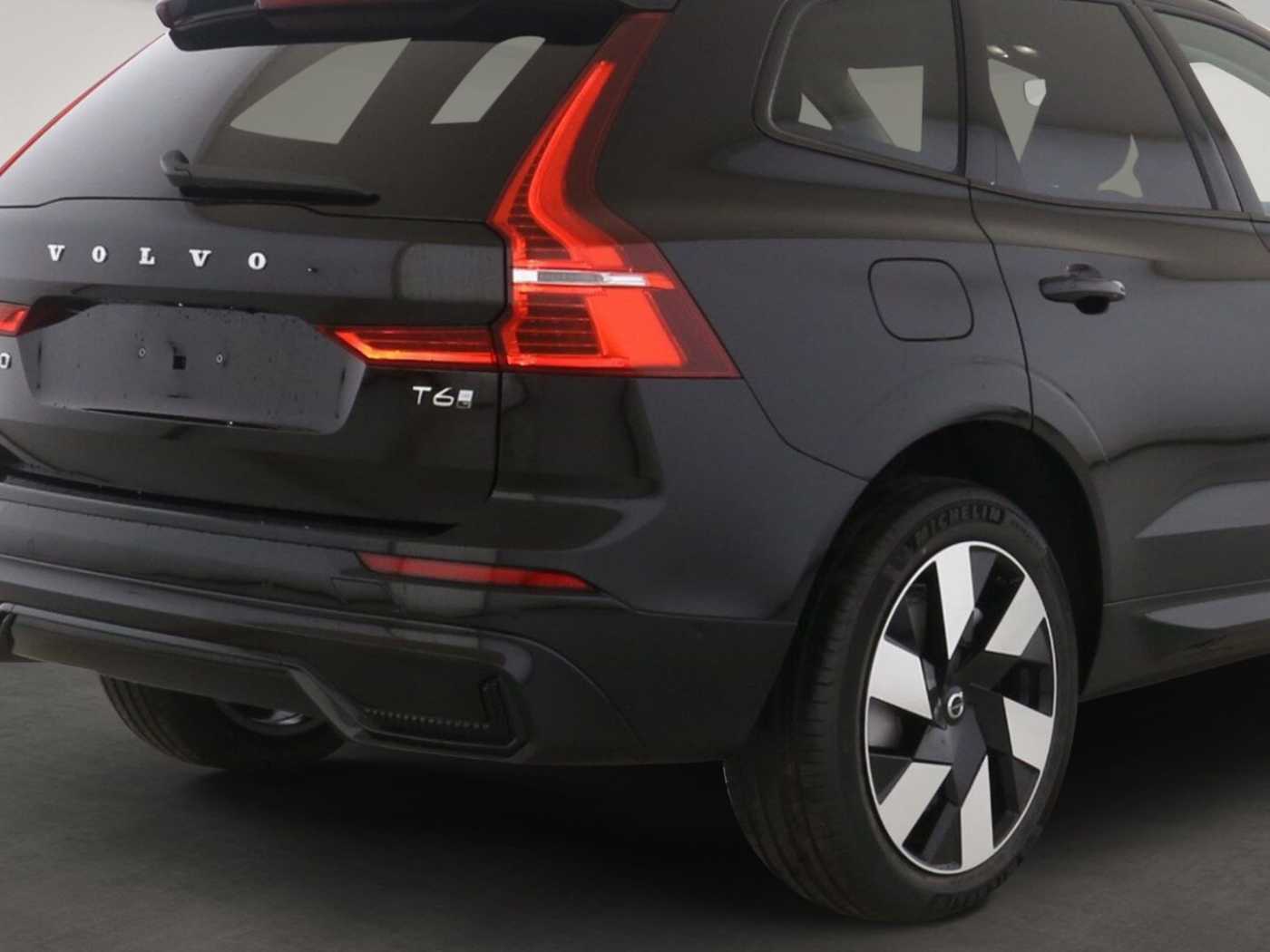 Volvo  T6 Plus Dark Recharge Plug-In Hybrid AWD EU