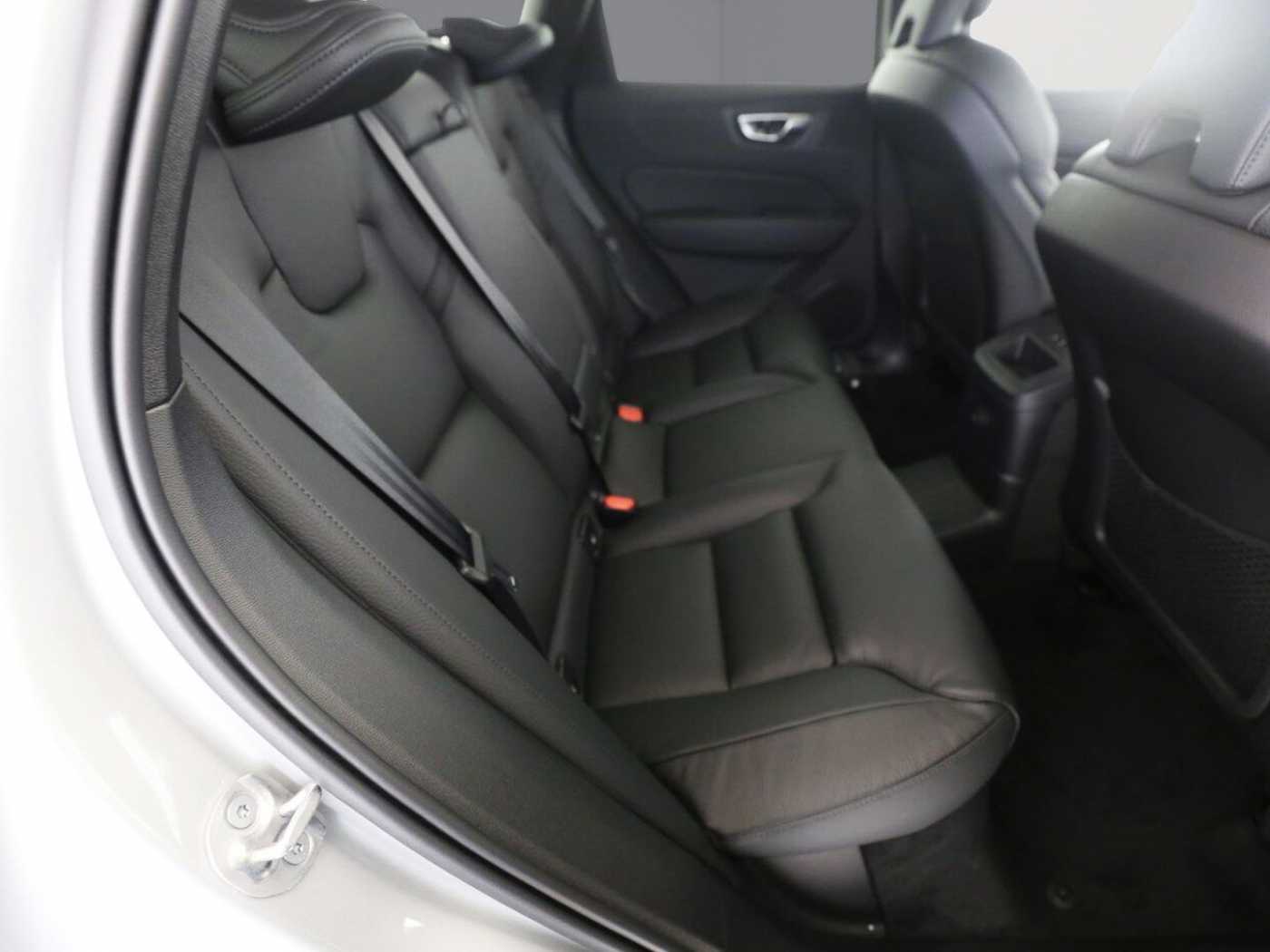 Volvo  Plus Dark Plug-In Hybrid AWD T6 Twin Engine
