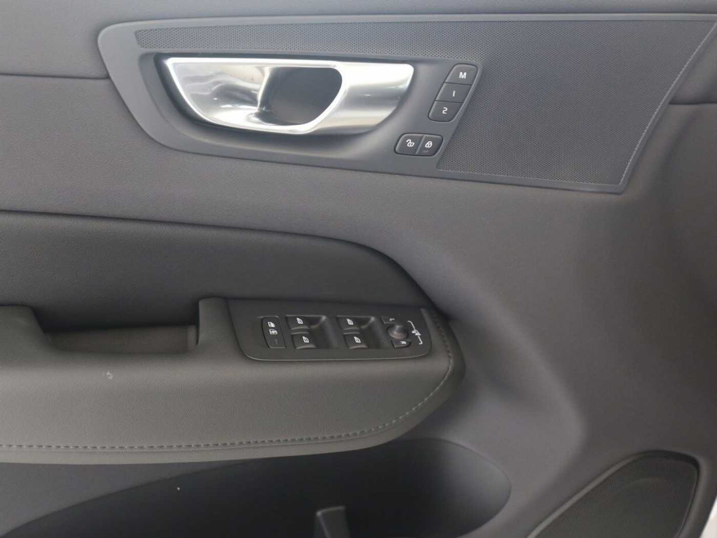 Volvo  Plus Dark Plug-In Hybrid AWD T6 Twin Engine