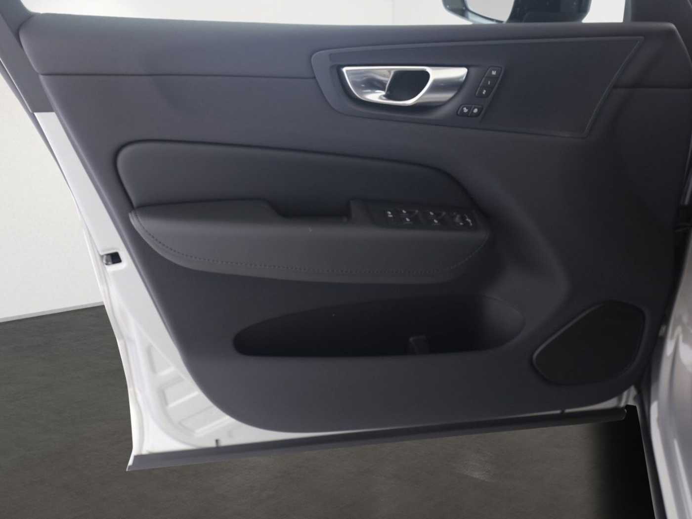 Volvo  Plus Dark Plug-In Hybrid AWD T6 Twin Engine