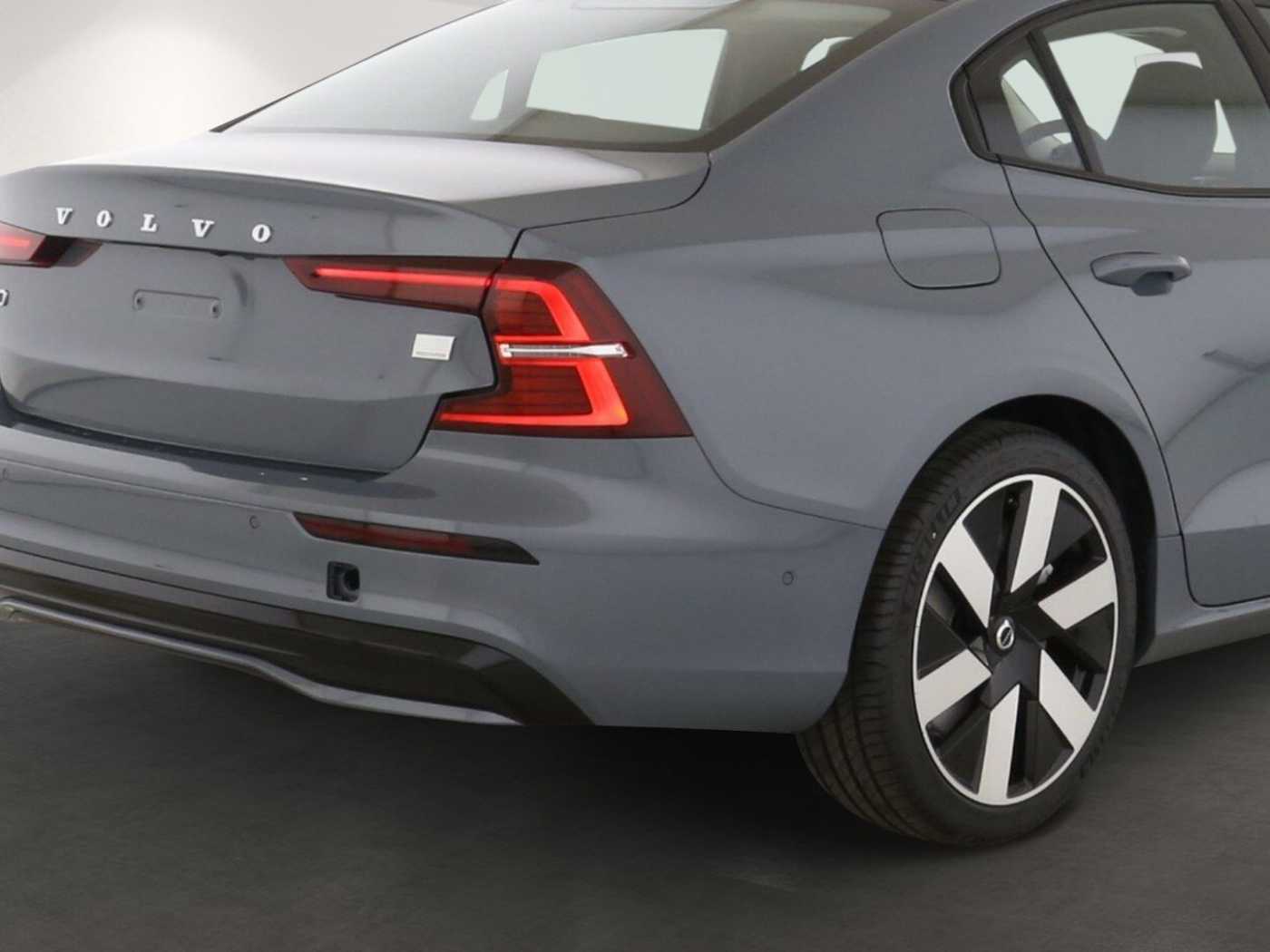 Volvo  T8 Ultimate Dark Recharge Plug-In Hybrid AWD
