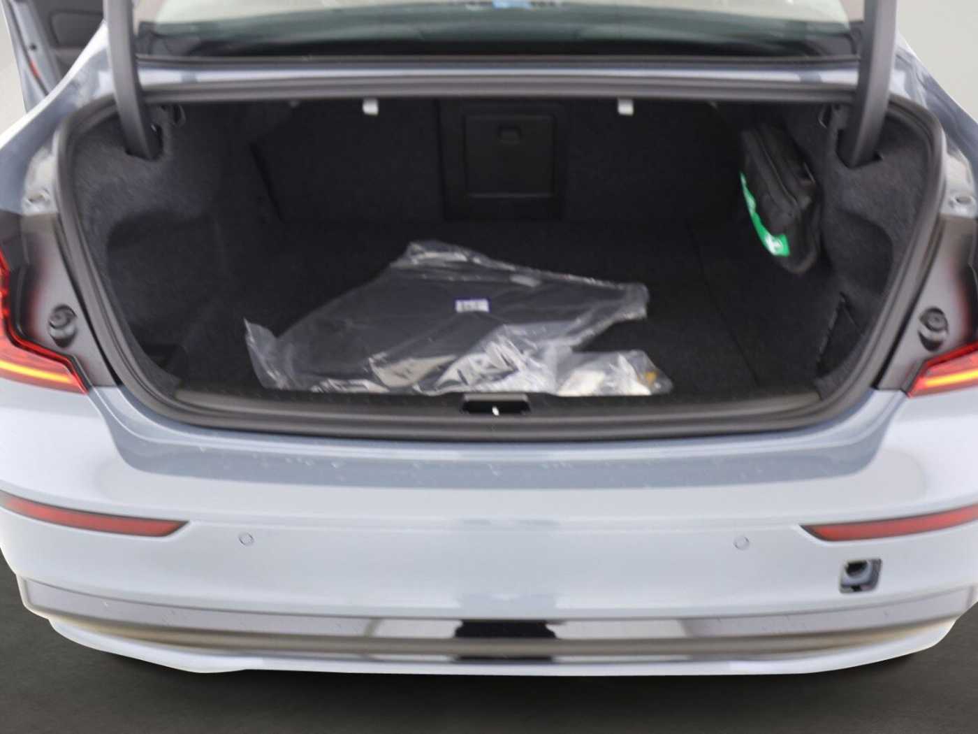 Volvo  T8 Ultimate Dark Recharge Plug-In Hybrid AWD