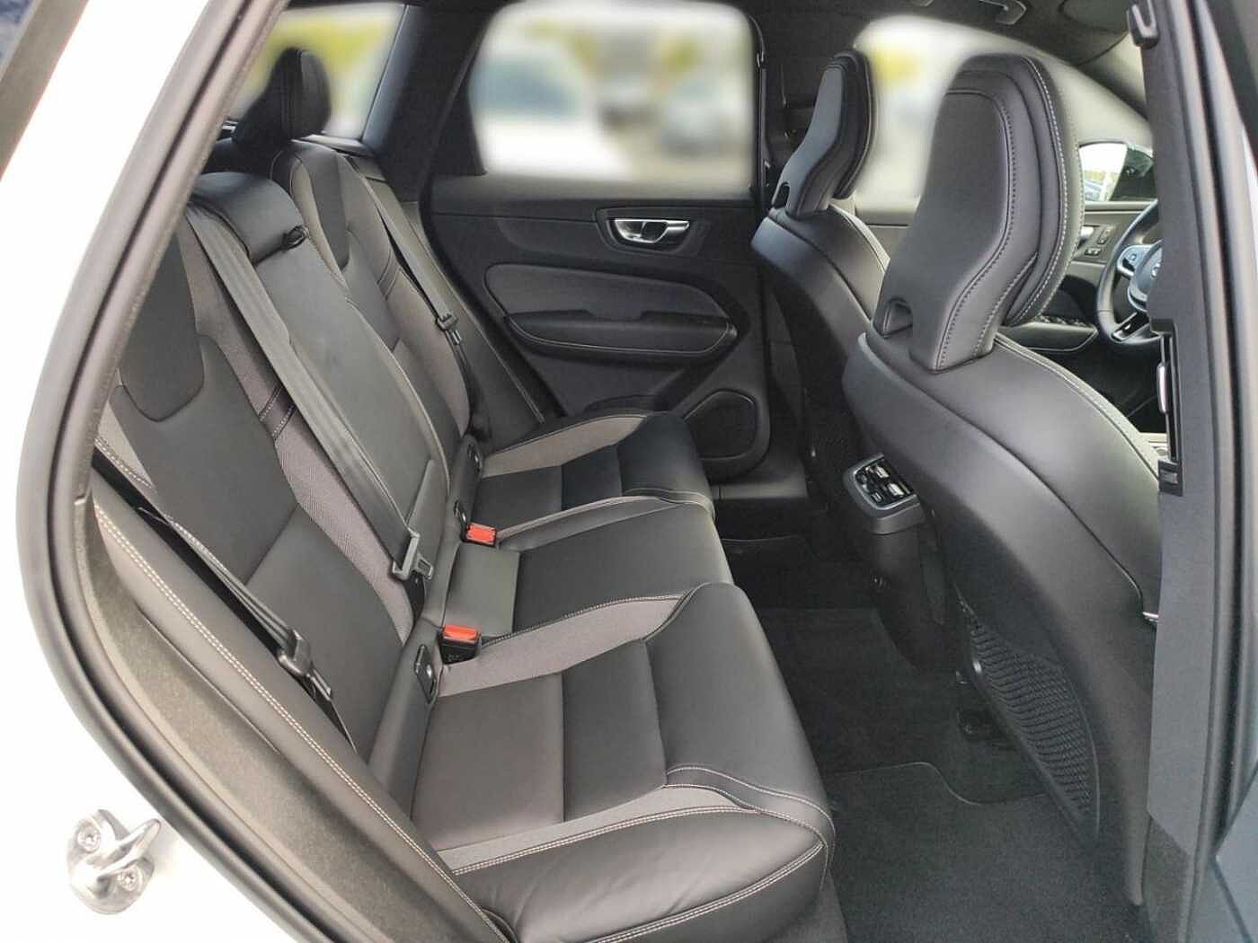 Volvo  B5 Diesel EU6d R Design AWD AD StandHZG Nav