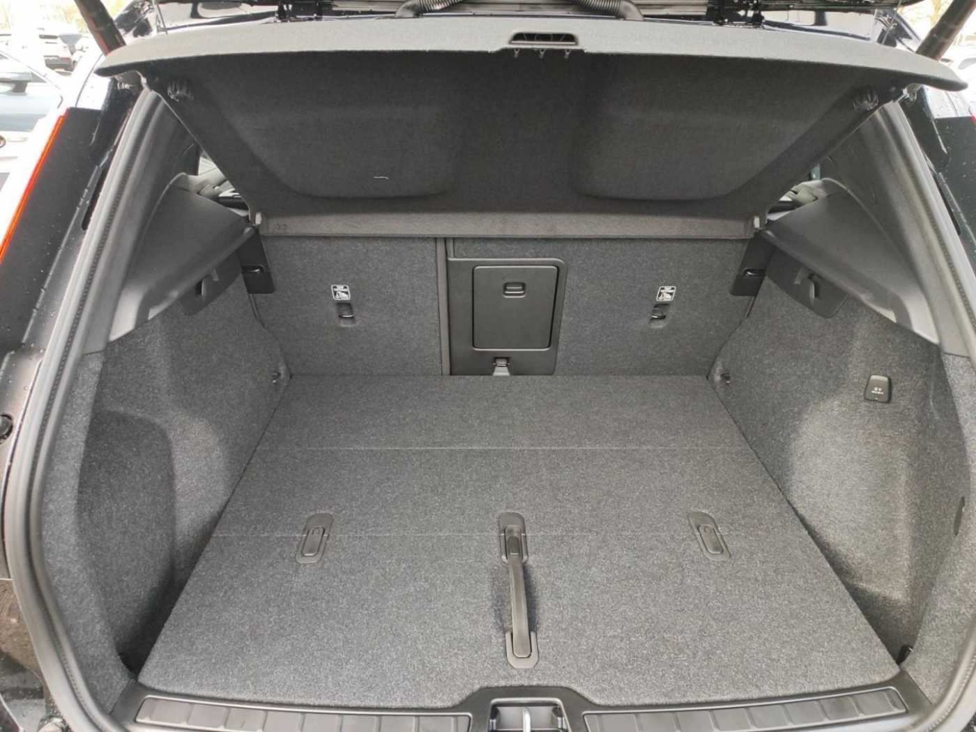 Volvo  Core 2WD B3 EU6d Navi digitales Cockpit Sou