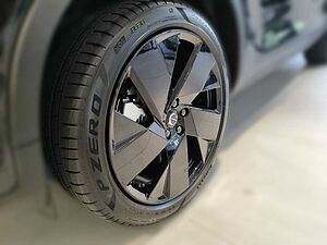 Volvo  Single Motor Extended Range Plus Black Editi
