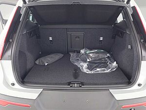 Volvo  Ultra Dark B4 EU6e Leder Digitales Cockpit