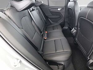 Volvo  Ultra Dark B4 EU6e Leder Digitales Cockpit